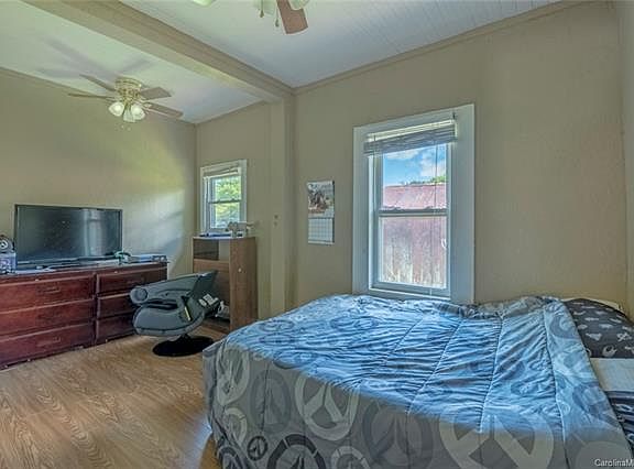 5th image of 1287 Brown Ave