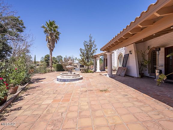 5th image of 789 N Santa Rita Ln