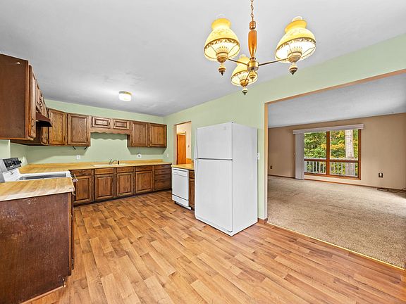 4th image of 1926 140th St