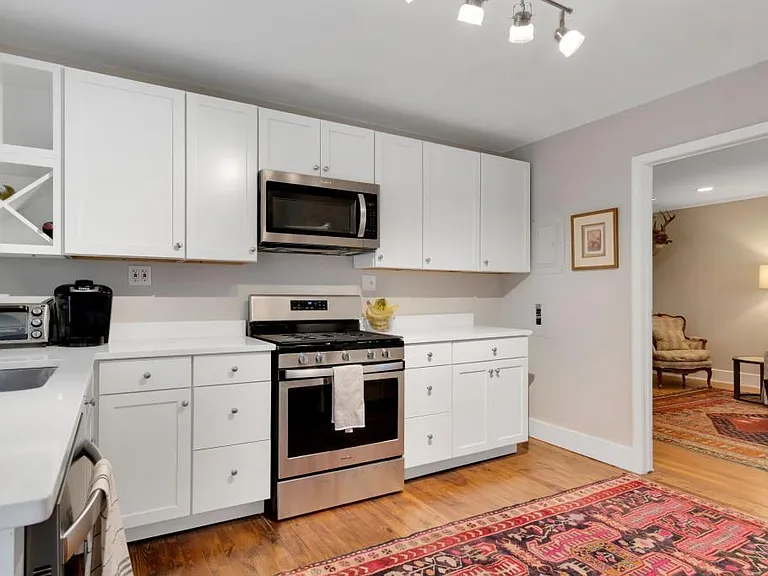 147 Lindbergh Dr NE — Photo 11
