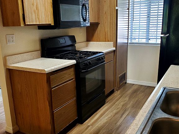 Kitchen Non Remodeled Unit 4813, 4872