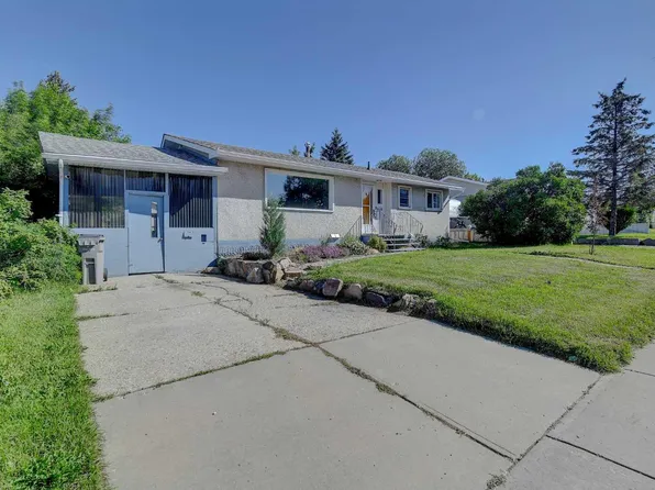 9626 108th Ave, Grande Prairie, AB T8V 1N3