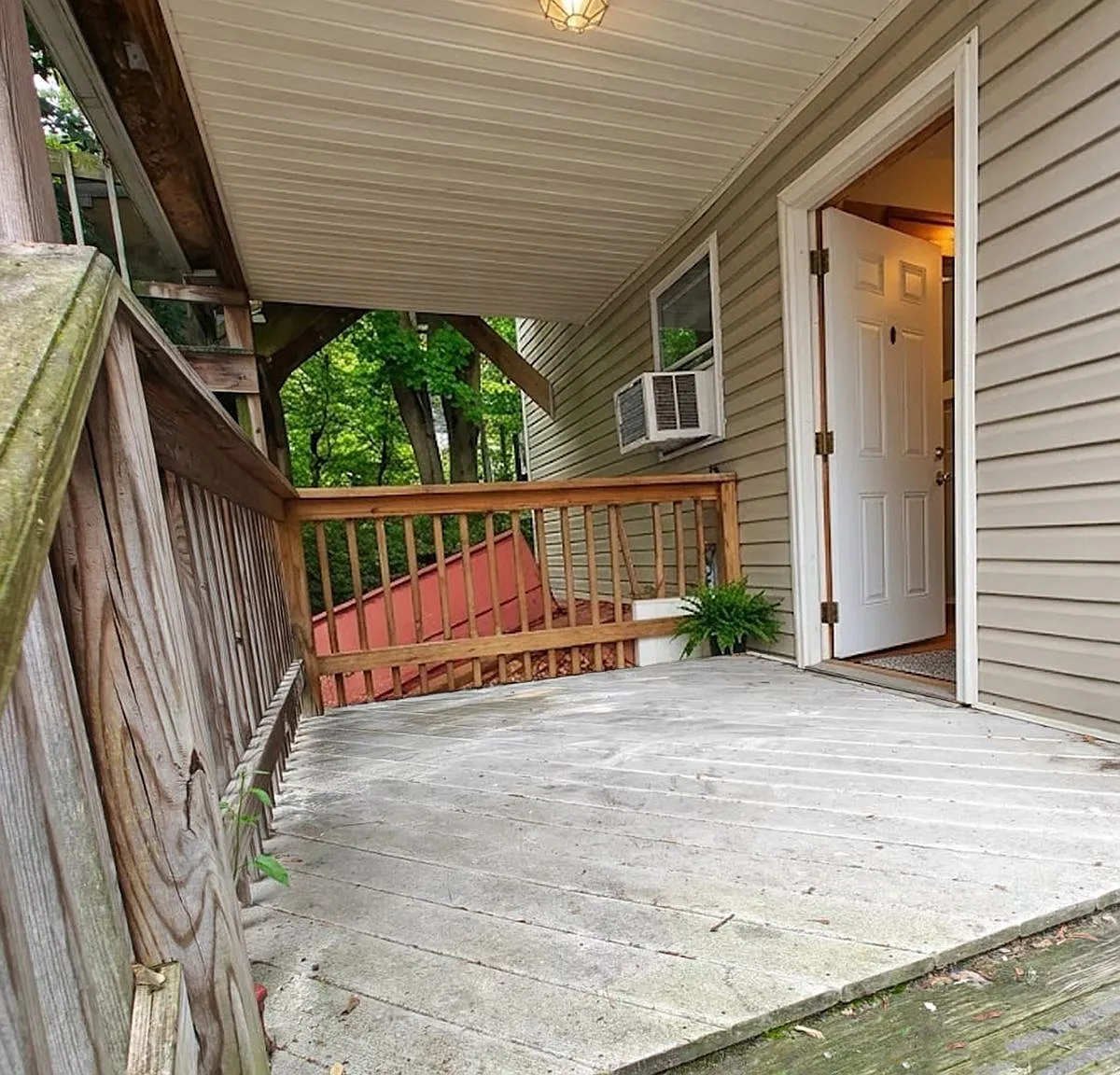 Studio, 700 sqft, $700 — Photo 3