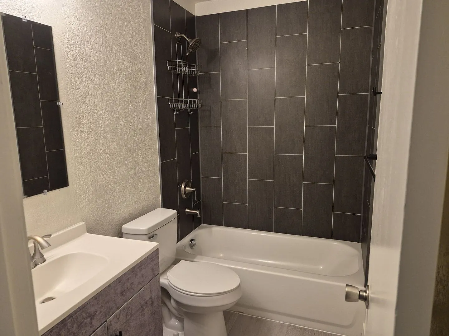 Renovated 2bd/1ba Condo! — Photo 3