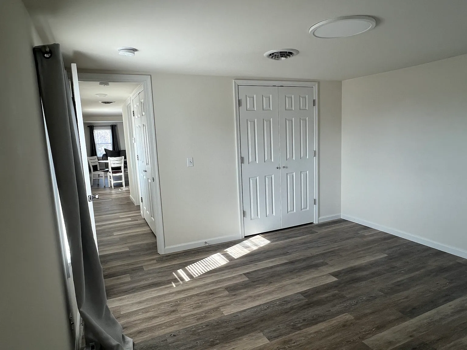 1 bed, 800 sqft, $1,350 — Photo 3