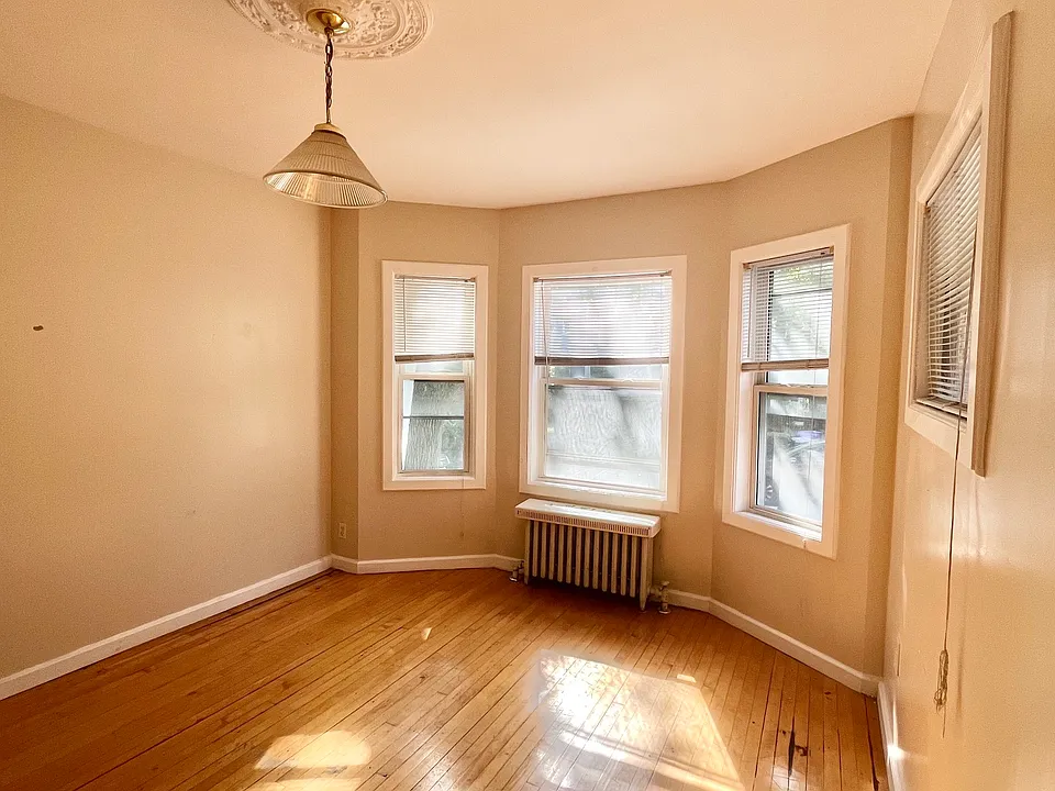 17 Park View St