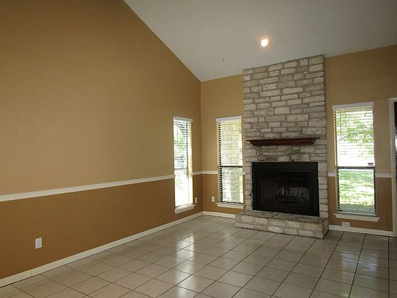 4th image of 7001 Winedale Dr #B