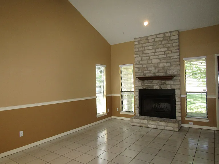 7001 Winedale Dr — Photo 7