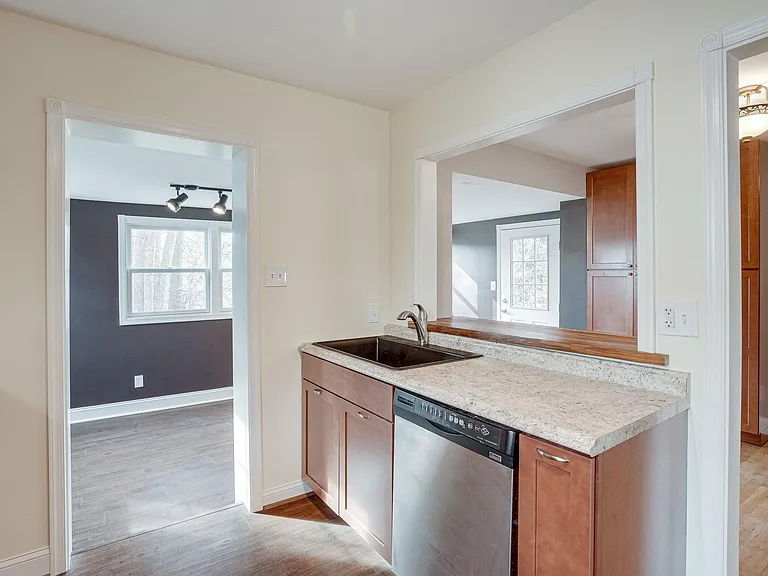 4107 Byrd Ct — Photo 9
