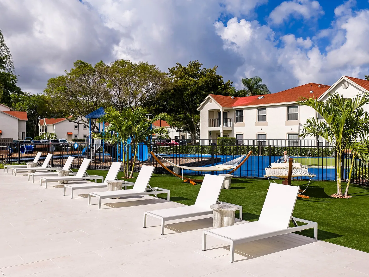 Savannah Place Apartments — Photo 3