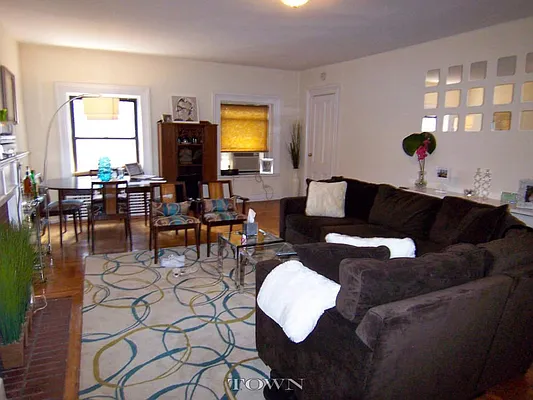 Rented by Town Residential | media 9