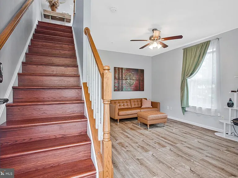 122 Lloyd St #211 — Photo 8