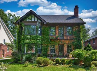 284 Riverside Dr, Detroit, MI 48215