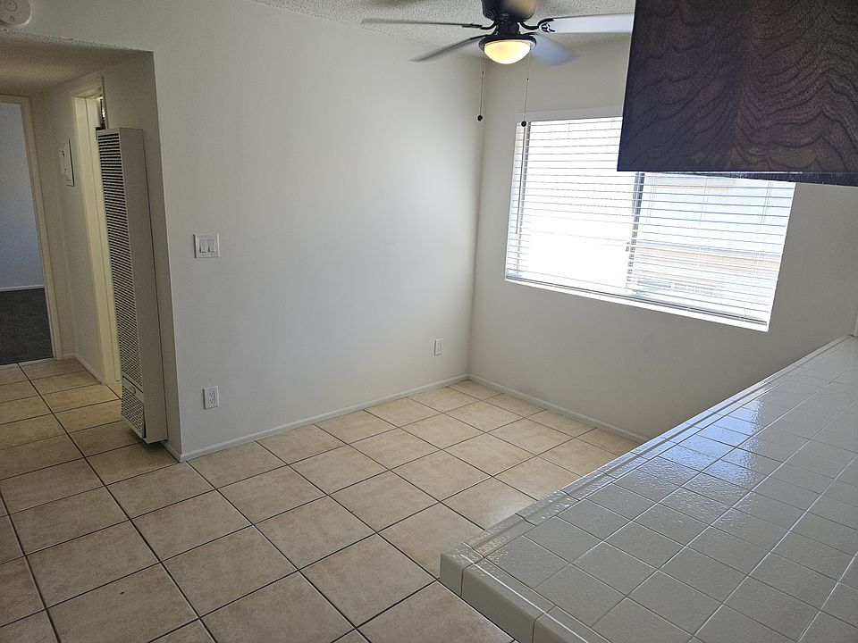Dinning room with fan.