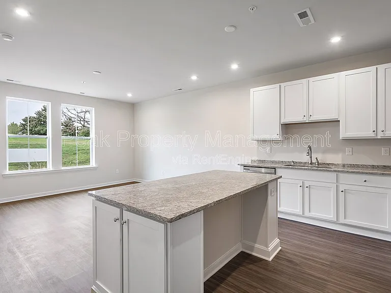 14445 Hancock Towns Dr — Photo 4