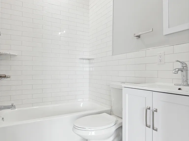 1911 E Huntingdon St #3 — Photo 9