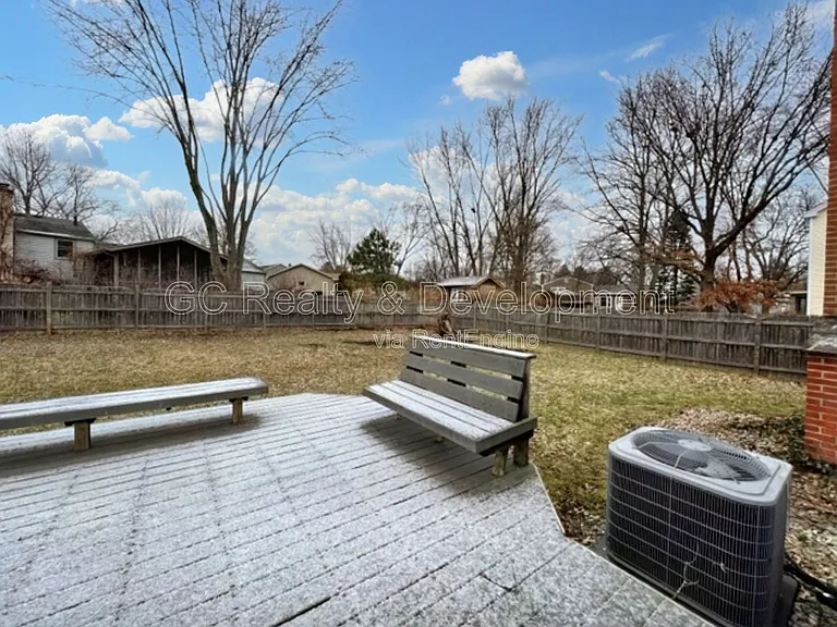 231 Ridgefield Ln — Photo 27