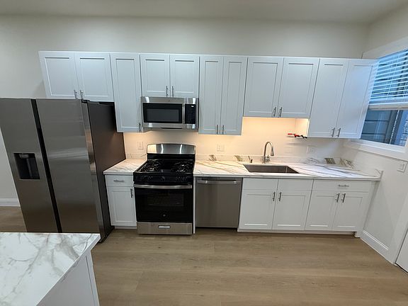 4th image of 1470-1472 15th St #1470