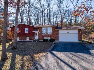 13697 Lakewood Dr, Ste Genevieve, MO 63670