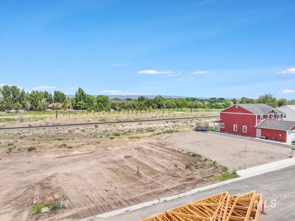 1018 Liberty St, Gooding, ID 83330