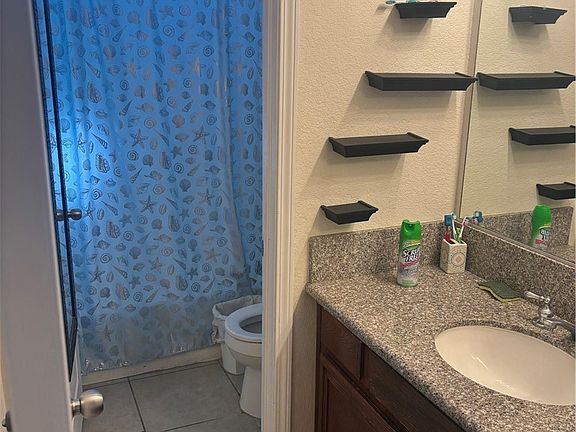 3rd image of 12996 Pacoima Rd