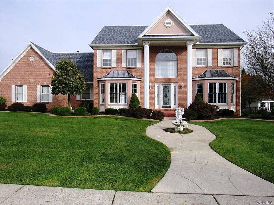 1st image of 44 Greenbriar Dr