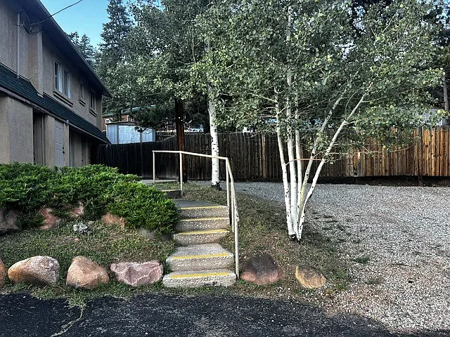 2 bed, 800 sqft, $1,250 — Photo 1