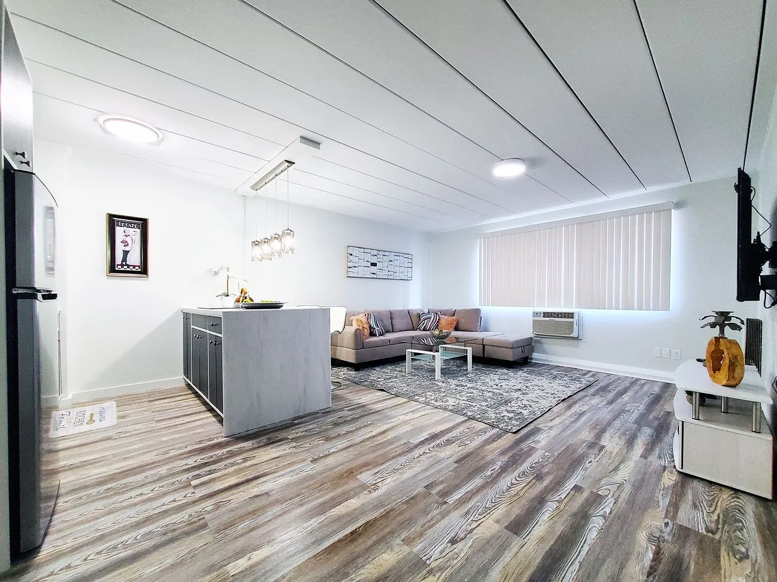 Shorewood Apartments — Photo 1