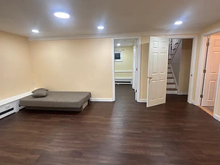 Hilton Ct — Photo 22