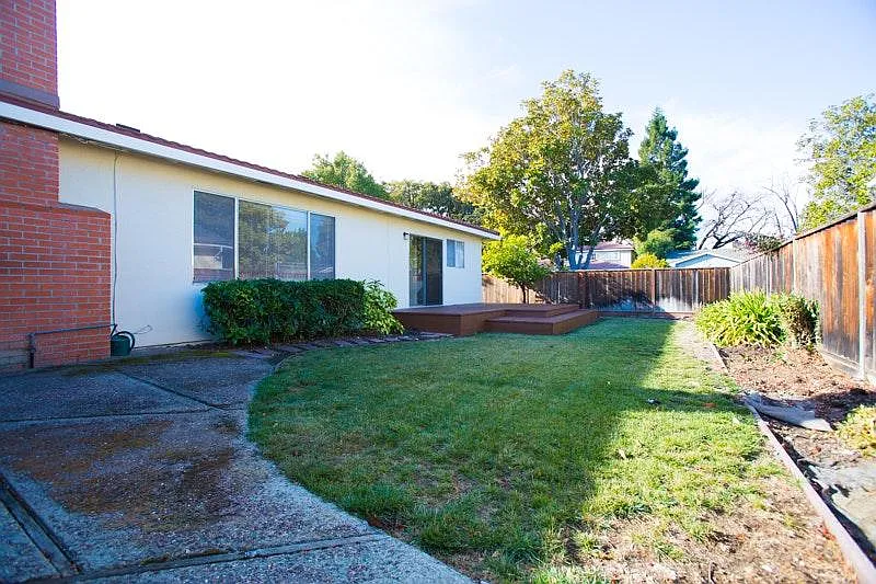3 bed, 1685 sqft, $5,000 — Photo 3