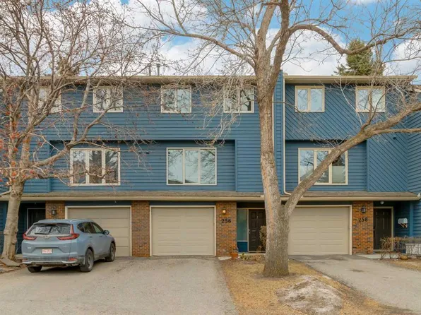256 Point McKay Ter NW, Calgary, AB T3B 4V6