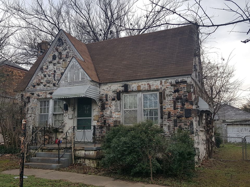 2nd image of 2742 E King St