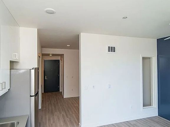 2nd image of 5510 N Denver Ave Unit 301