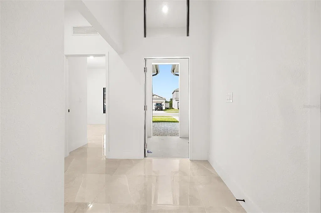 3 bed, 2.0 bath, 1746 sqft, $2,250 — Photo 3