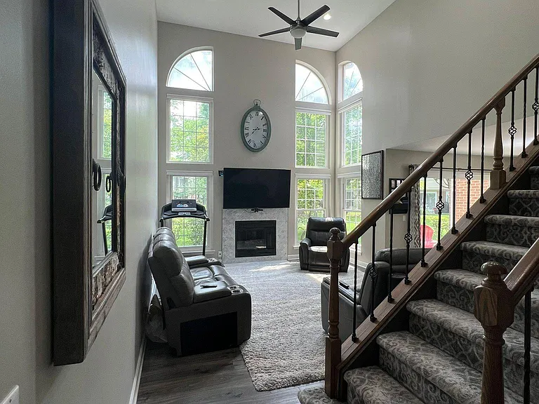 2327 Sedgfield Ct — Photo 3