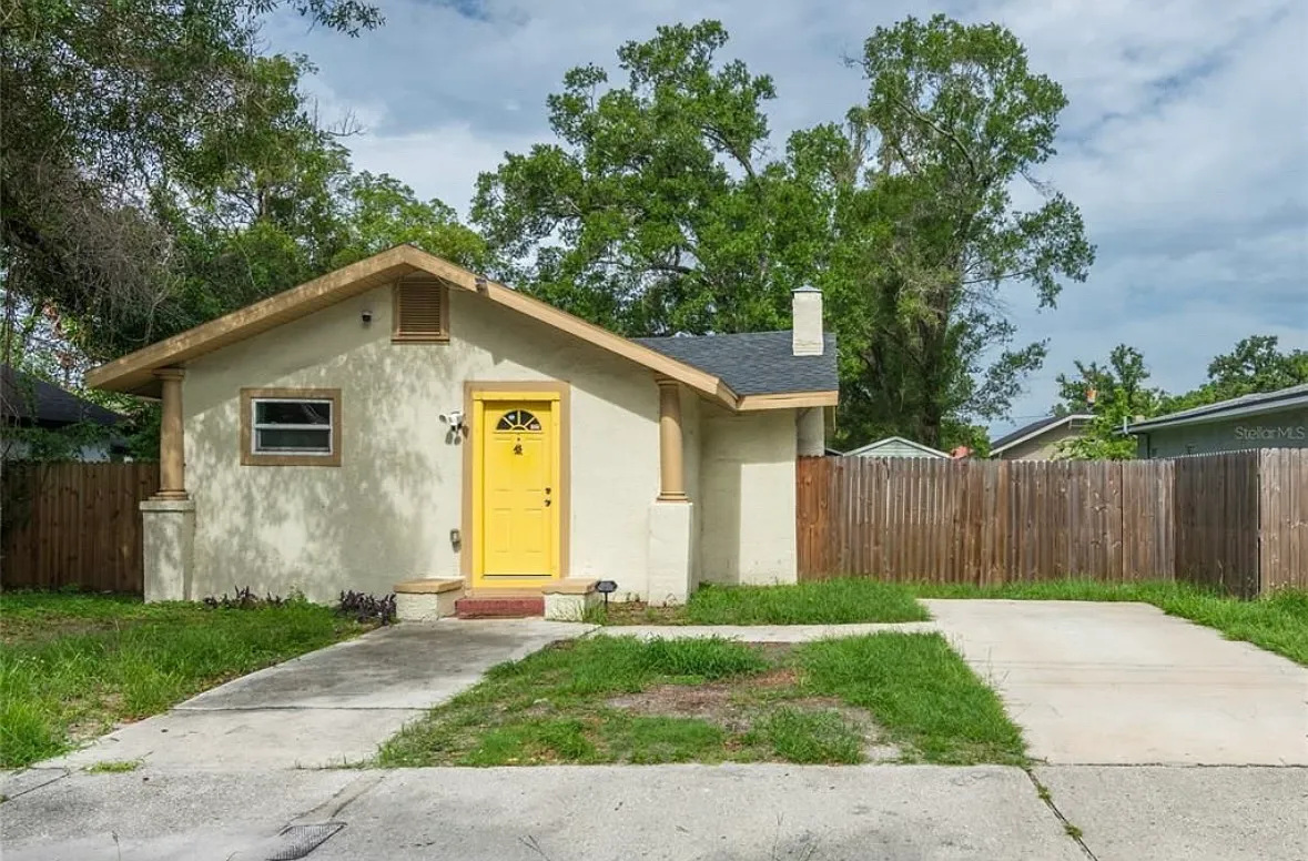 3 bed, 1162 sqft, $2,400 — Photo 2