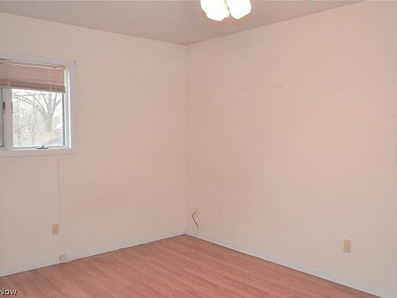4th image of 185 Lake Front Dr