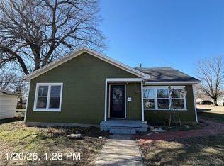 1735 Irving St, Independence, KS 67301