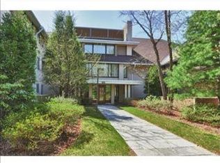206 Allandale Rd APT 2B, Chestnut Hill, MA 02467