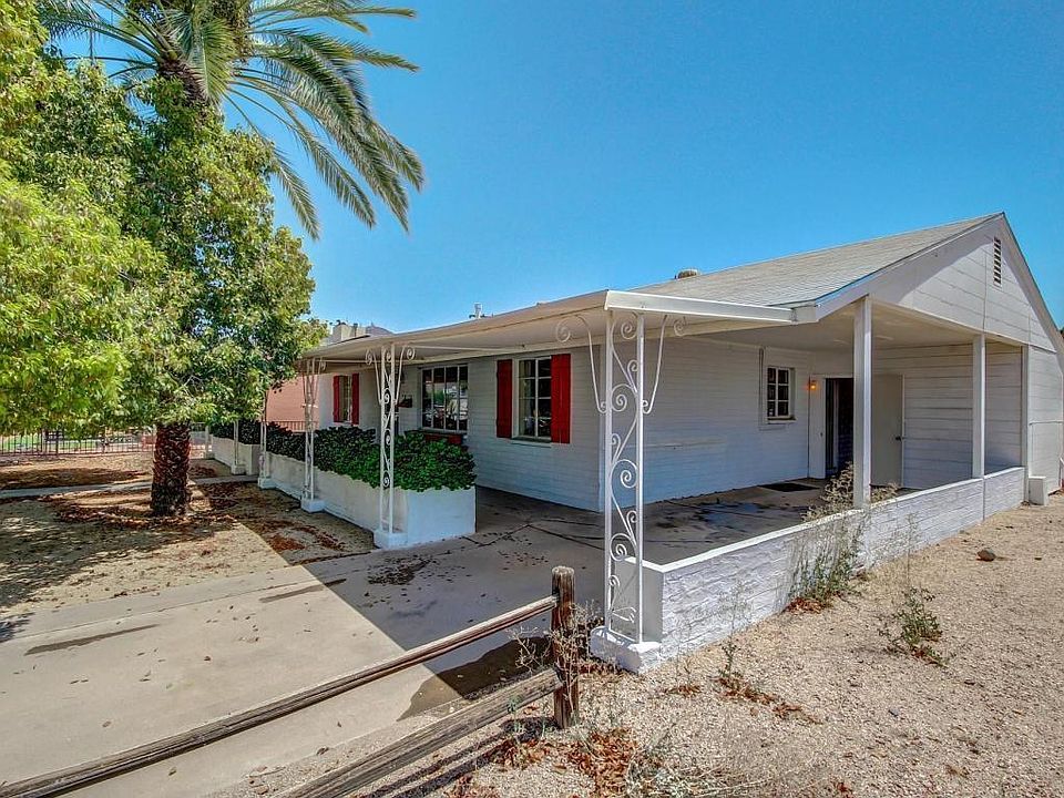 Front - 1 car carport