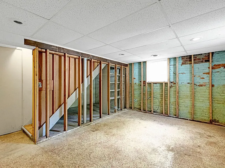 2815 Francis St — Photo 36
