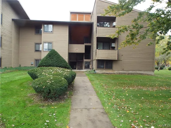 139 Watertree Dr #139, East Syracuse, NY 13057