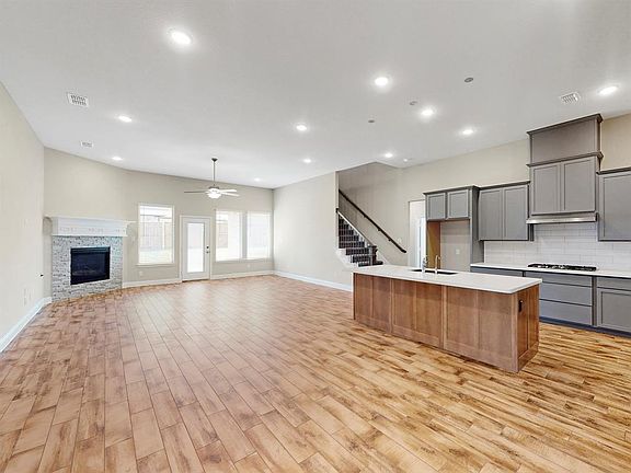 4th image of 310 Kellan Ct