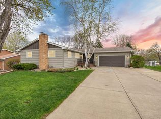 2200 S Marday Ave, Sioux Falls, SD 57103