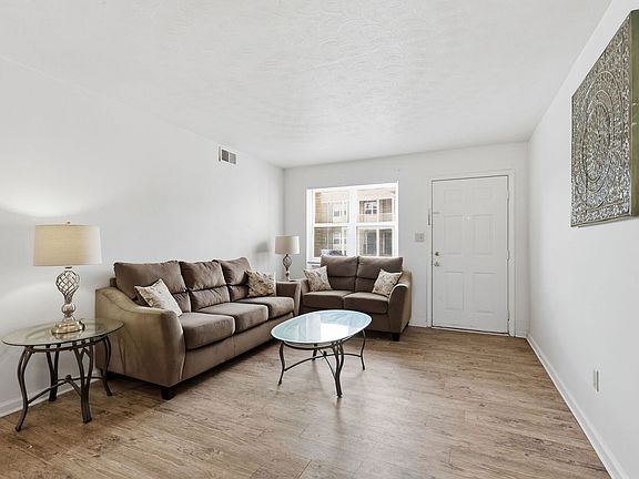 4th image of 600 Warwick Ave #600X2