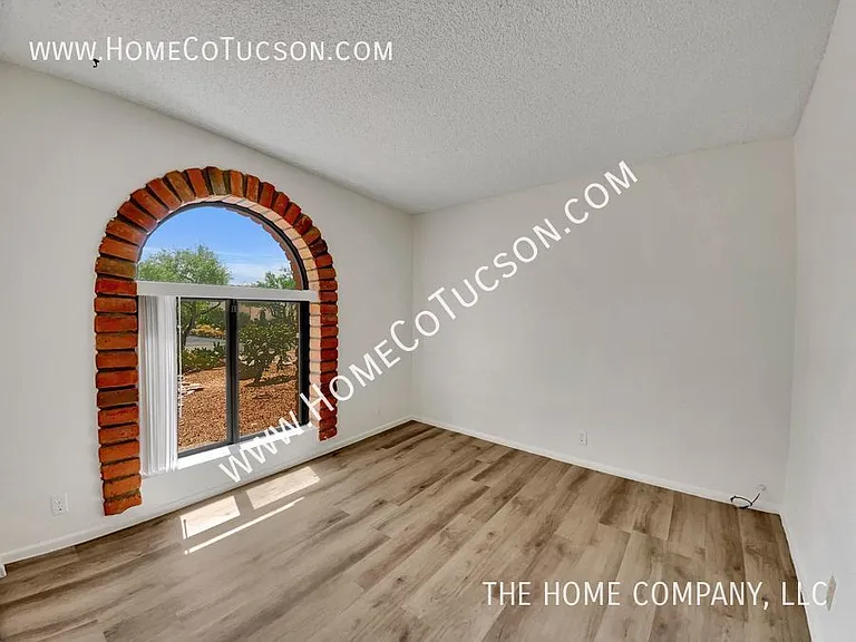 5243 N Stonehouse Pl — Photo 25