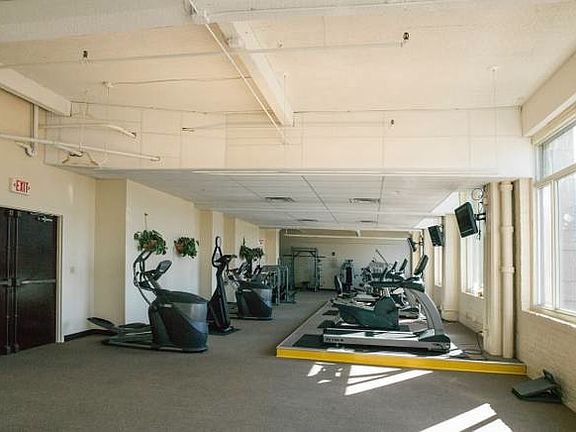 3rd image of 400 Pike St Unit 717