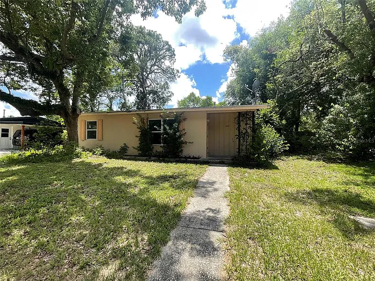 1324 Whitewood Dr — Photo 2