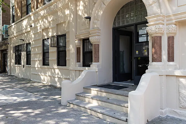 Rented by Lexiti Realty Corp | media 20