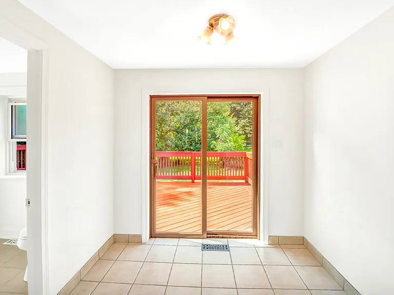 29 Hazelhurst Ave — Photo 8